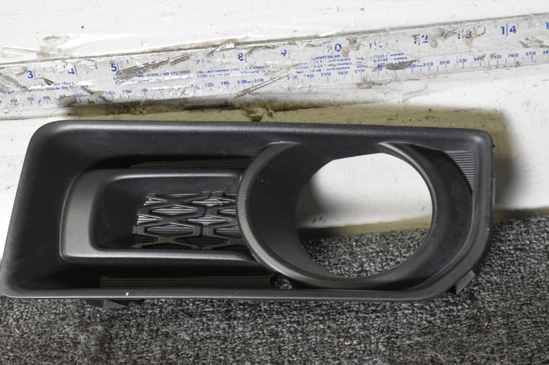 2014-2020 Toyota 4runner Fog Light Bezel LH LEFT Driver Side 81482-35010 OEM