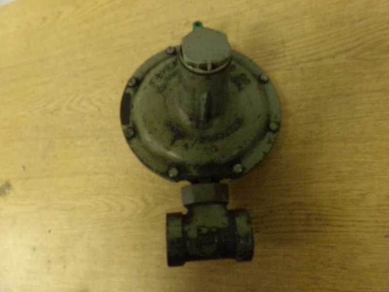 Fisher Controls Y600 Regulator 7/16 1-25 PSI *FREE SHIPPING*