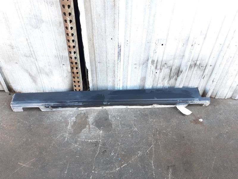 Range Rover HSE L405 Right Rocker Moulding Side Skirt Panel cpla101d56