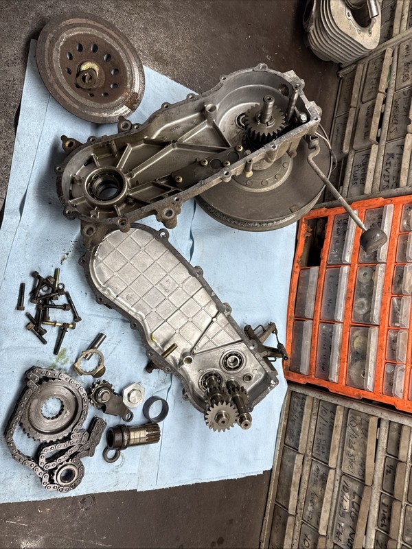 1989 YAMAHA Enticer 400 T/R Vintage Snowmobile reverse chain case driven clutch