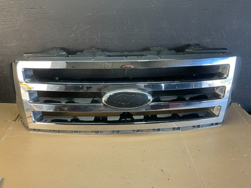2007 to 2014 Ford Expedition Front Upper Chrome Grill Grille Oem ae3585 DG