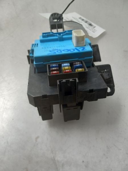 00 TOYOTA TACOMA CABIN FUSE BOX