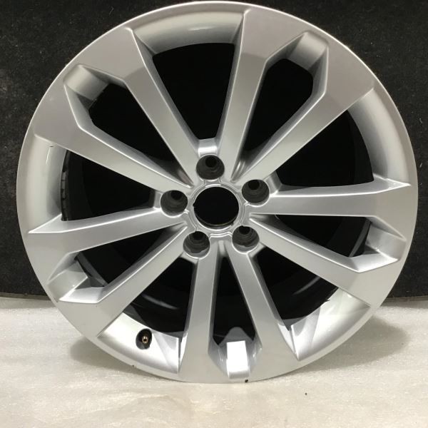 2013-2017 Audi Q5 18x8 OEM Rim Wheel 58917 Rim 5 Double Spoke Silver 8R0601025AD