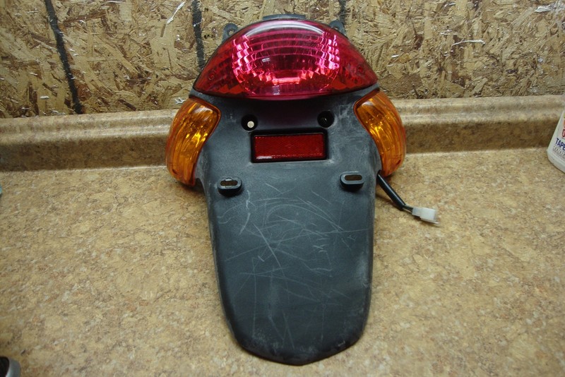08 Lambretta Uno 150 Scooter Moped Rear Tail Brake Light Turn Signal Fender H12