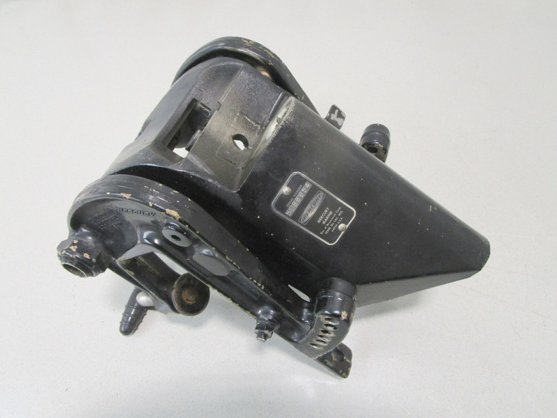 5632A3 1461-6667A1 Mercury Outboard 200 20 Hp Swivel Bracket & Stern Clamps