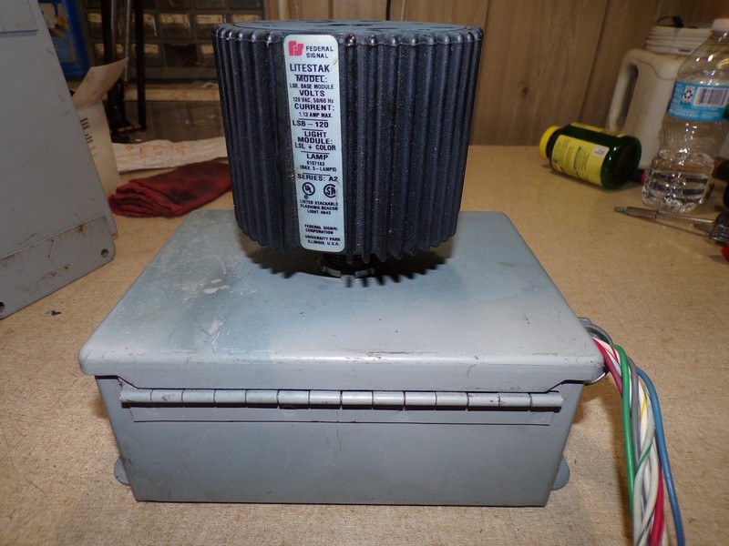 Hoffman A-806CH Hinged Box w/ Federal Signal LiteStak 4N43 *FREE SHIPPING*