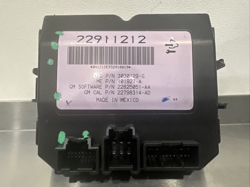 2011 - 2015 Chevy Camaro Convertible Top Control Module Unit Black OEM 22911212