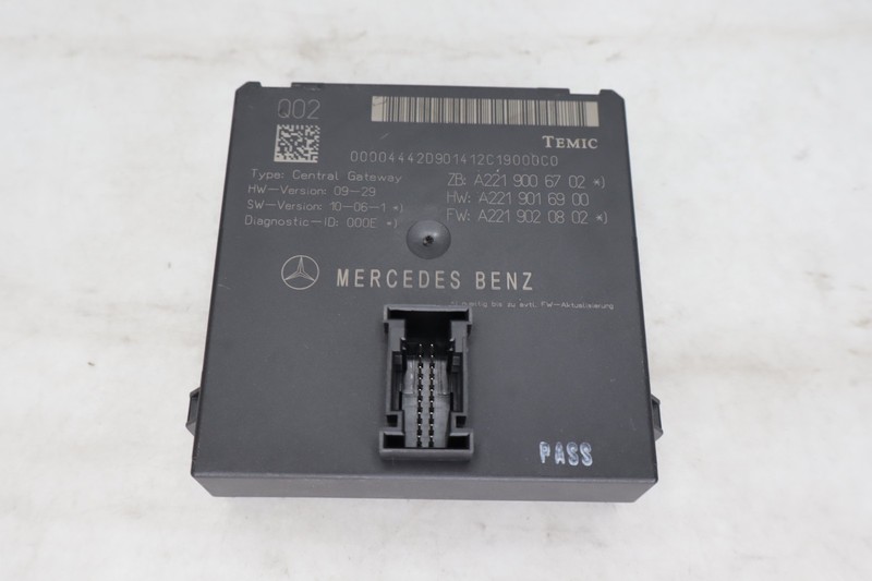 07-14 Mercedes W221 S550 S400 Central Gateway Control Module Unit 2219006702 OEM