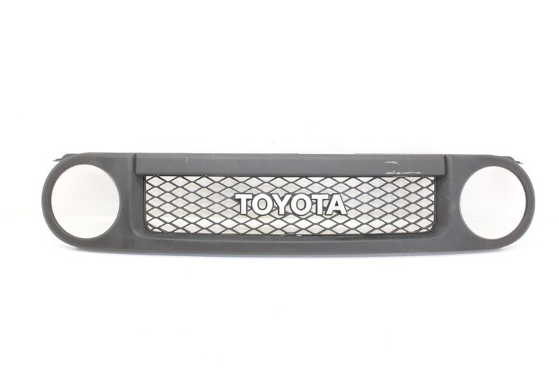 07-14 Toyota FJ Cruiser 4.0L RWD Upper Silver Surround Grille Assembly