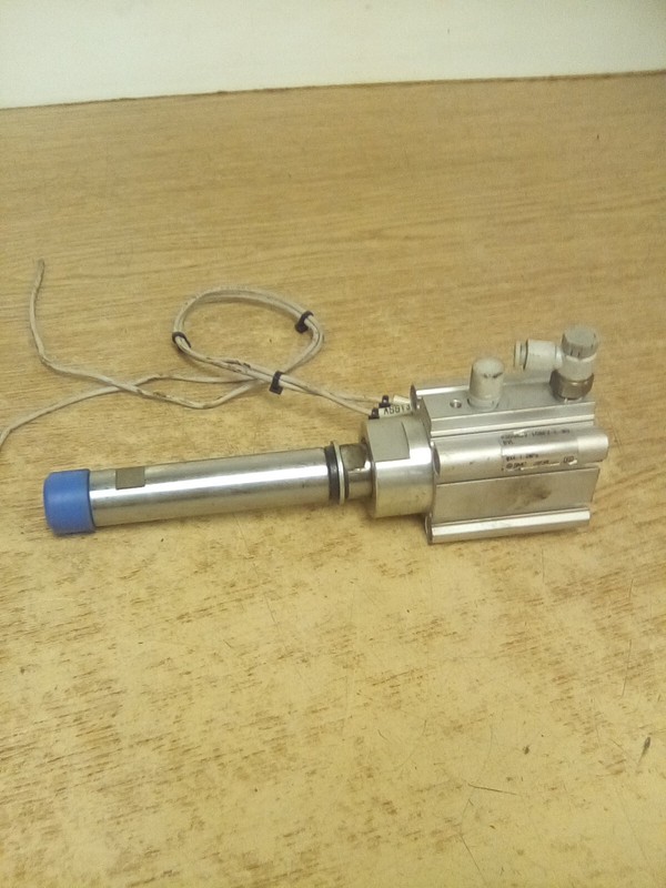 SMC RSDQ32-10BFX-L-M9BVL Pneumatic Cylinder