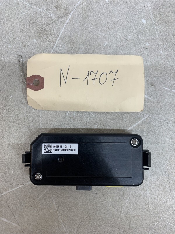 17-23 Tesla Model 3 FRONT RH SEAT OCCUPANT SENSOR MODULE 109851591D 1707 B142