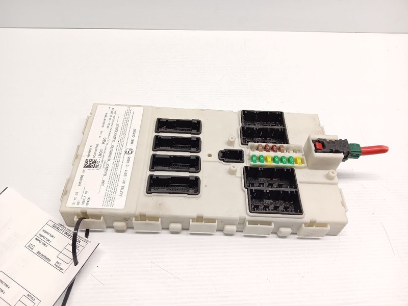 2017 bMW F16 X5 X6 Front Body Control Module CAS Domain 6159869886