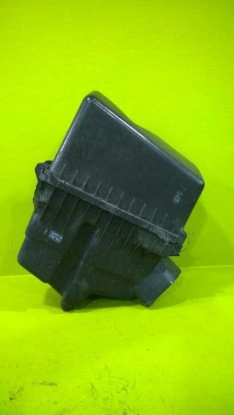 01 02 03 SIENNA 3.0L AIR CLEANER BOX OEM 3218-46