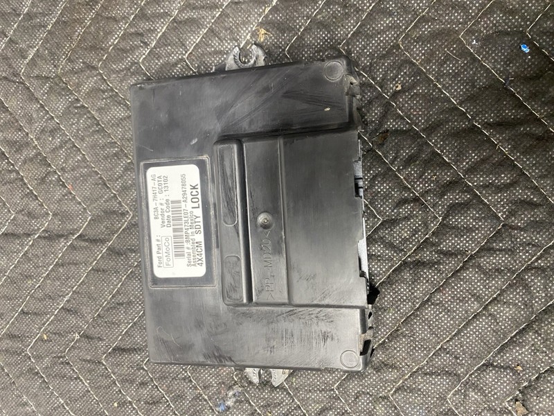 2011-2014 FORD F250 TRANSFER CASE CONTROL MODULE OEM