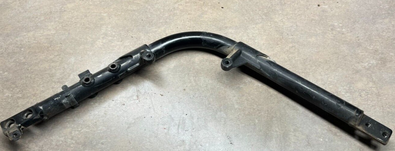 2005 Kawasaki Vulcan VN750 Engine Motor Mount Frame Body Side Rail Bar 05 VN 750