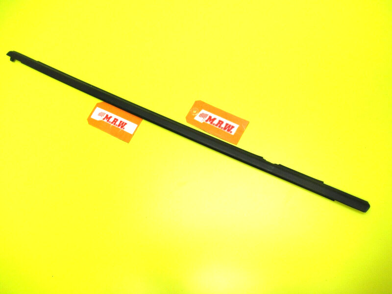 DOOR MOLDING RUBBER SEAL STRIP GLASS WINDOW L LEFT REAR for 04-09 MAZDA 3 SEDAN