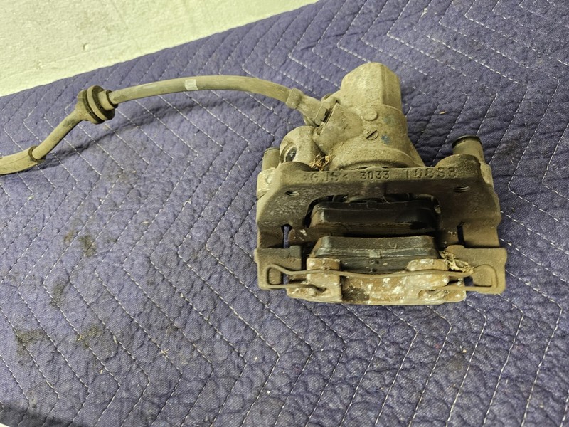 Rear Caliper Ford Fits Focus Escape CMax RH Passenger Side OEM 8M5Z2553L