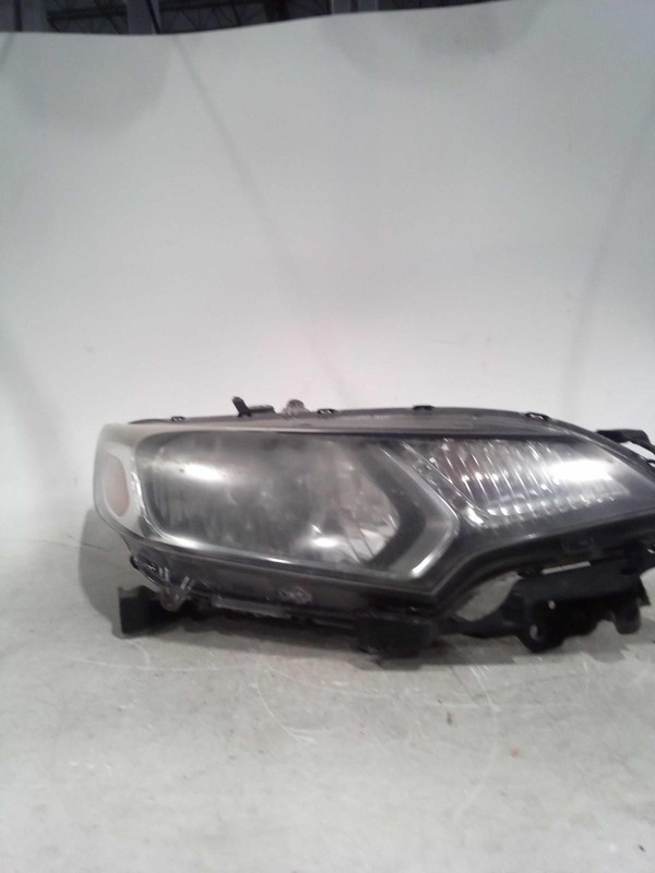 2016 Honda Fit Right Headlight Assembly Red LX 2357 Used 110k Miles