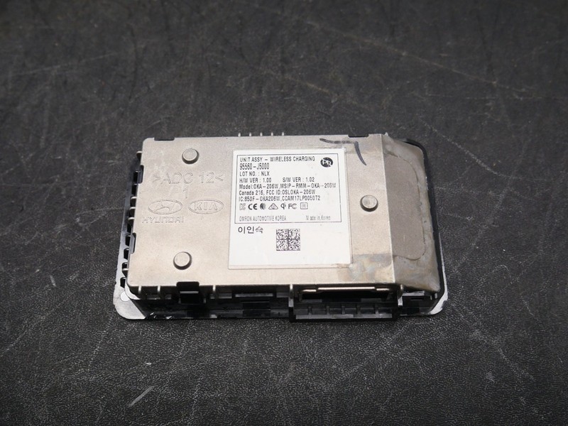 2018-2023 Kia Stinger Wireless Charging Module Console Assembly 95560-J5000