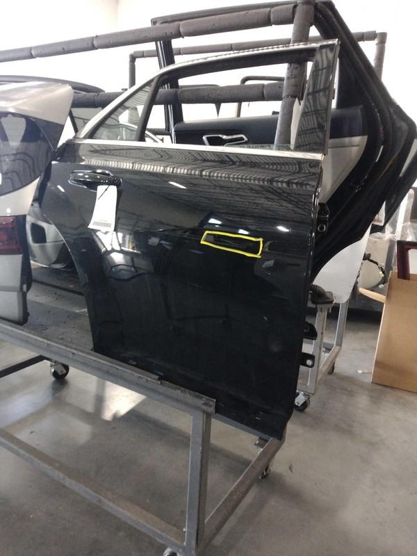2018 Chrysler 300 Rear Right Door Black OEM Used 35000 Miles Small Scratch