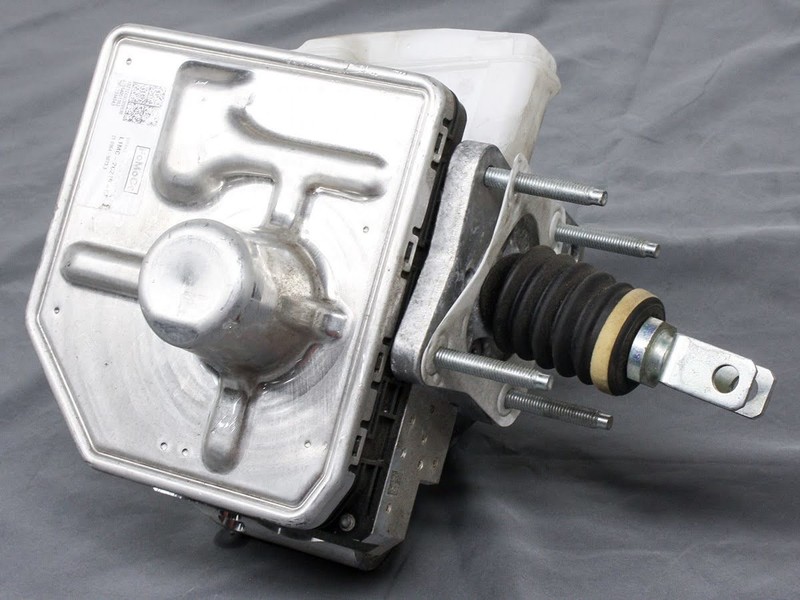 OEM Ford Explorer Lincoln Aviator Power Brake Booster L1MC-2D335-GB Dent