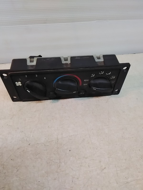 International Bergstrom OEM3518703C93 Temperature Control