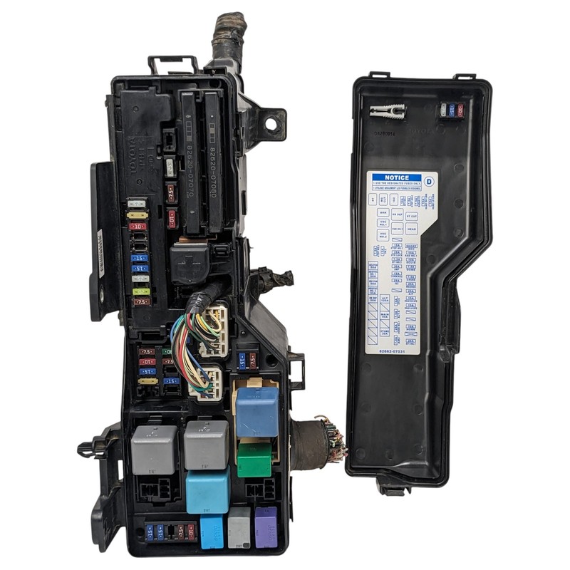 2005-2010 Toyota Avalon Engine Fuse Box Relay Junction Module 82662-07031 OEM