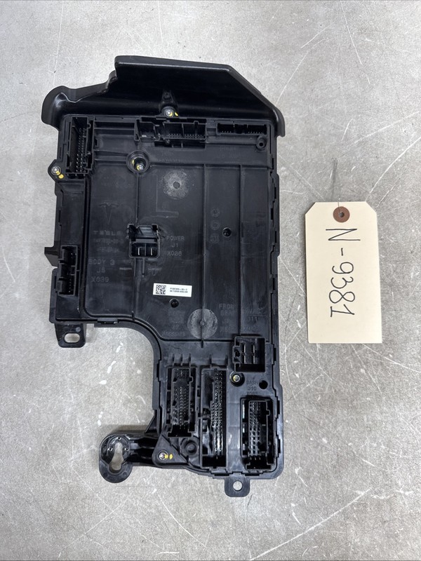 2017-2022 OEM TESLA Model 3 Left Side LV PREM Controller Module Unit 9381 B93