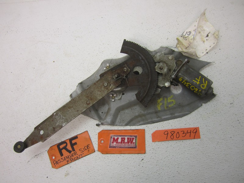 WINDOW MOTOR REGULATOR DOOR GLASS RIGHT FRONT PANEL R for 87-96 CORSICA TEMPEST