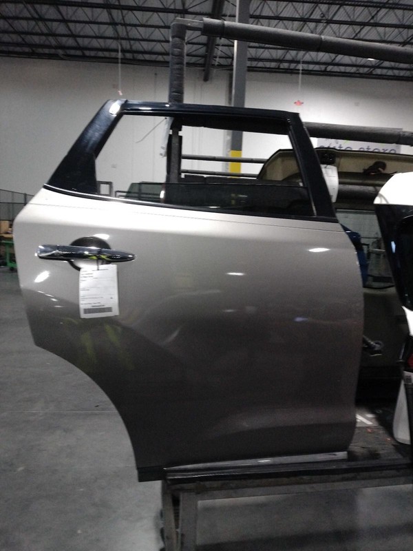 2011 Nissan Murano Right Rear Door Grey OEM 7876860 169k Miles