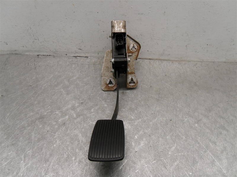 2006 CHEVROLET AVALANCHE 1500 GAS GASOLINE PEDAL OEM 546.GM8D06