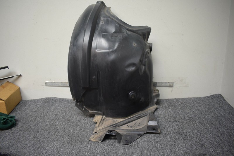 2010-2013 MERCEDES BENZ E350 E550 FRONT LEFT SIDE FENDER WHEEL LINER FACTORY OEM