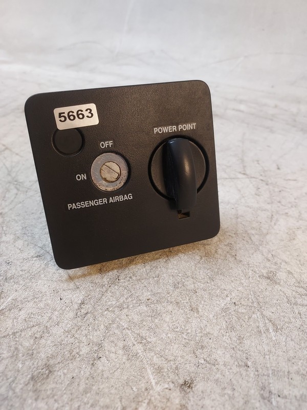 Ford F250 F350 center dash POWER POINT 12v outlet plug trim w switch OEM 05-07