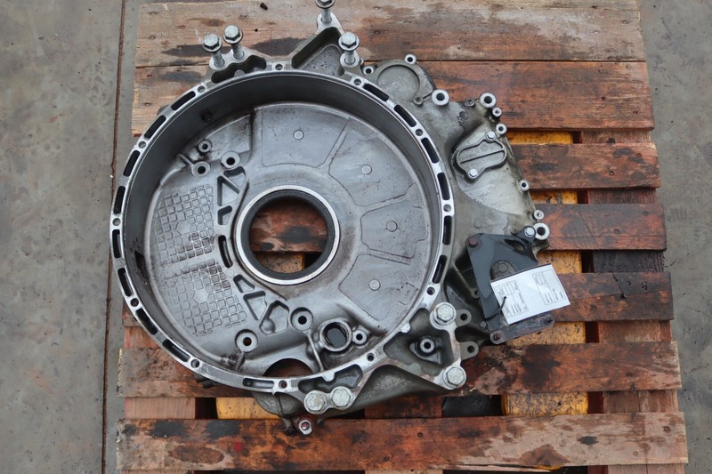 13-17 FREIGHTLINER CASCADIA EVOLUTION 125 DD15 ENGINE FLYWHEEL HOUSING OEM
