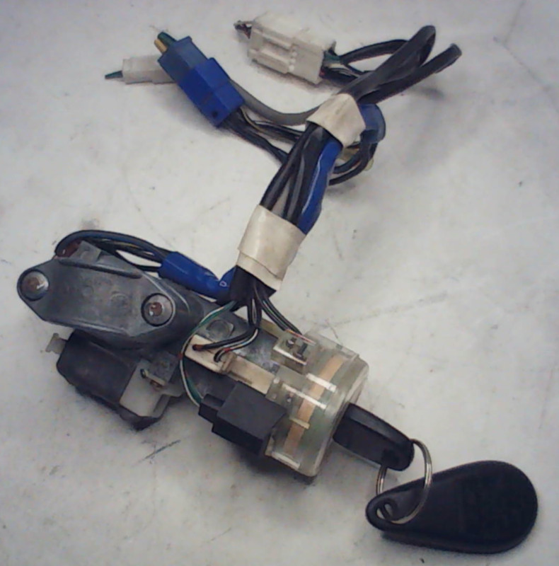 2005-2008 Subaru Forester Conventional Ignition Switch with 1 Keys & 1 Fob OEM