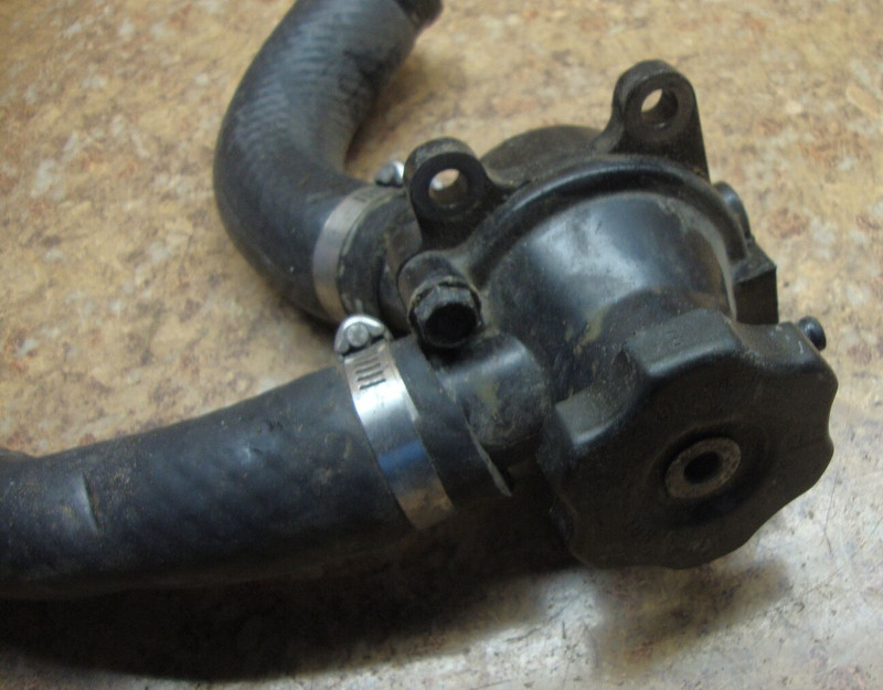 2004 Kawasaki Vulcan VN800 VN 800 Thermostat Housing Radiator Cap Lid VN800A I11