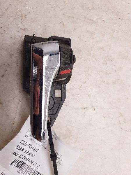 12-14 TOYOTA CAMRY XLE HYB DRIVER SIDE FRONT INTERIOR DOOR HANDLE