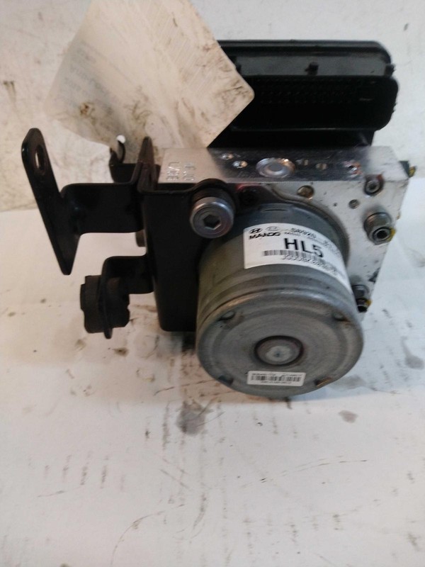 2015 Hyundai Genesis ABS Modulator 58920B1010 OEM Black 104K Miles