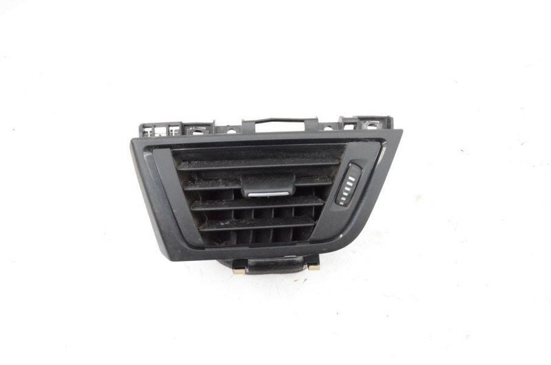 2012-2017 BMW 328d AWD Diesel Passenger Right Side Dash Vent 9218550