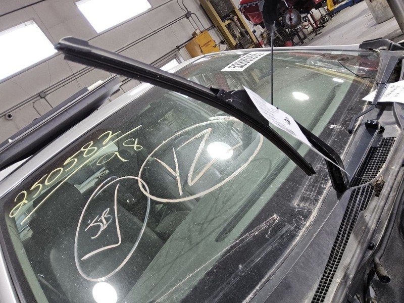 2002-2006 Toyota Camry right passenger windshield wiper arm Denso OEM 85211AA041