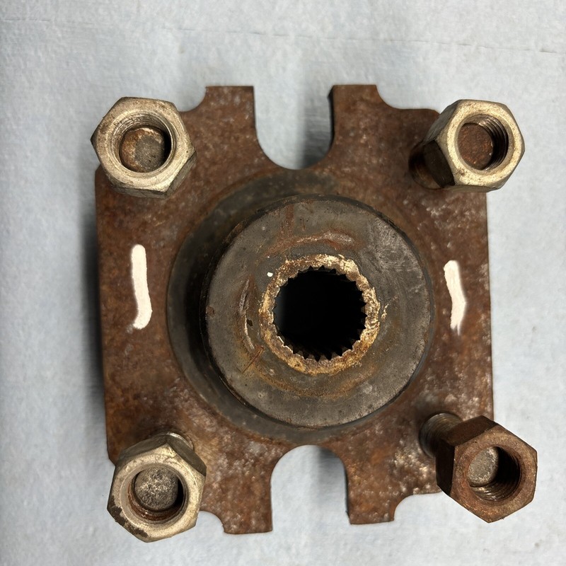 vintage EZGO GASMarathon Golf cart Robin 244cc 2 stroke Rear Wheel Hub 12