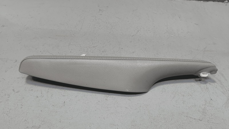 2018-2020 TOYOTA CAMRY FRONT PASSENGER SIDE DOOR ARMREST ARM REST PANEL OEM