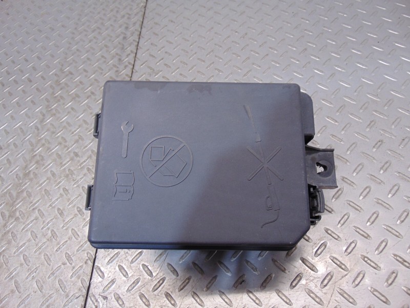 2018-2021 CHEVROLET TRAX Fuse Box Engine 42624875