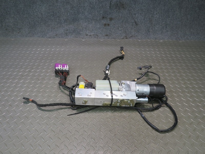 2006-2010 BMW E64 M6 CONVERTIBLE TOP ROOF HYDRAULIC PUMP MOTOR