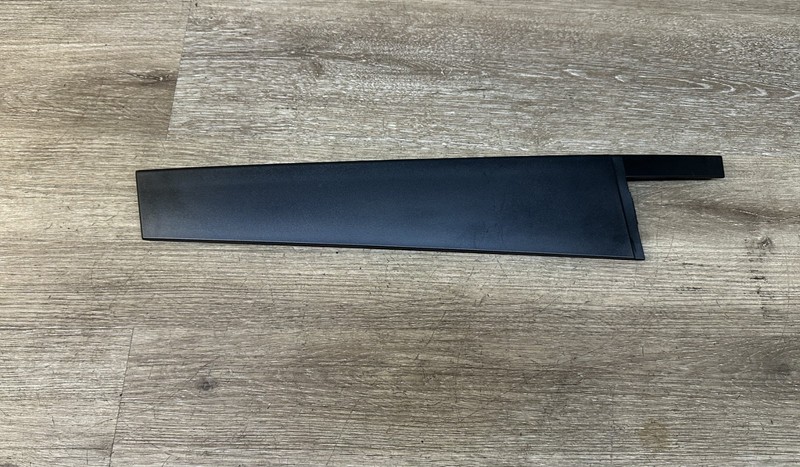 2018-25 ATLAS REAR LH PILLAR ARM APPLIQUE OEM PART # 3CN.839.901.B
