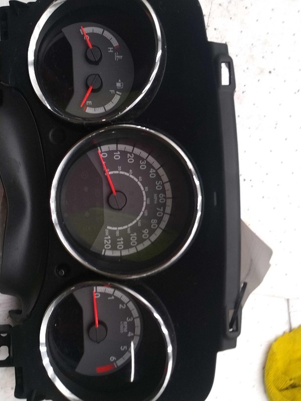2010 Dodge Caliber Speedometer Gauge OEM 68036302AA Silver 133K Miles