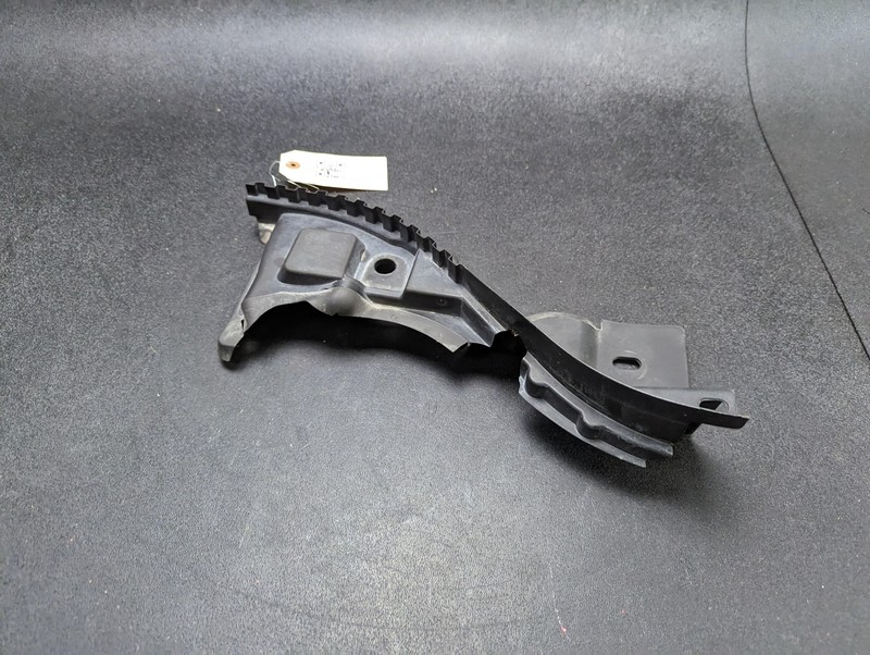 Hood Left Support Bracket 2018 BMW X1 51767329401 2016 2017 2019 2020 2021