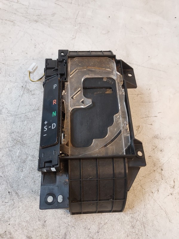 2013 - 2018 TOYOTA RAV4 TRANSMISSION SHIFT SHIFTER GEAR POSITION INDICATOR OEM