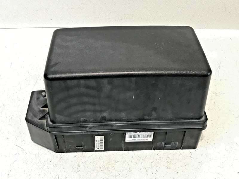 09-14 Hyundai GENESIS Sedan Fuse Box Engine Compartment OEM 95410-3M062
