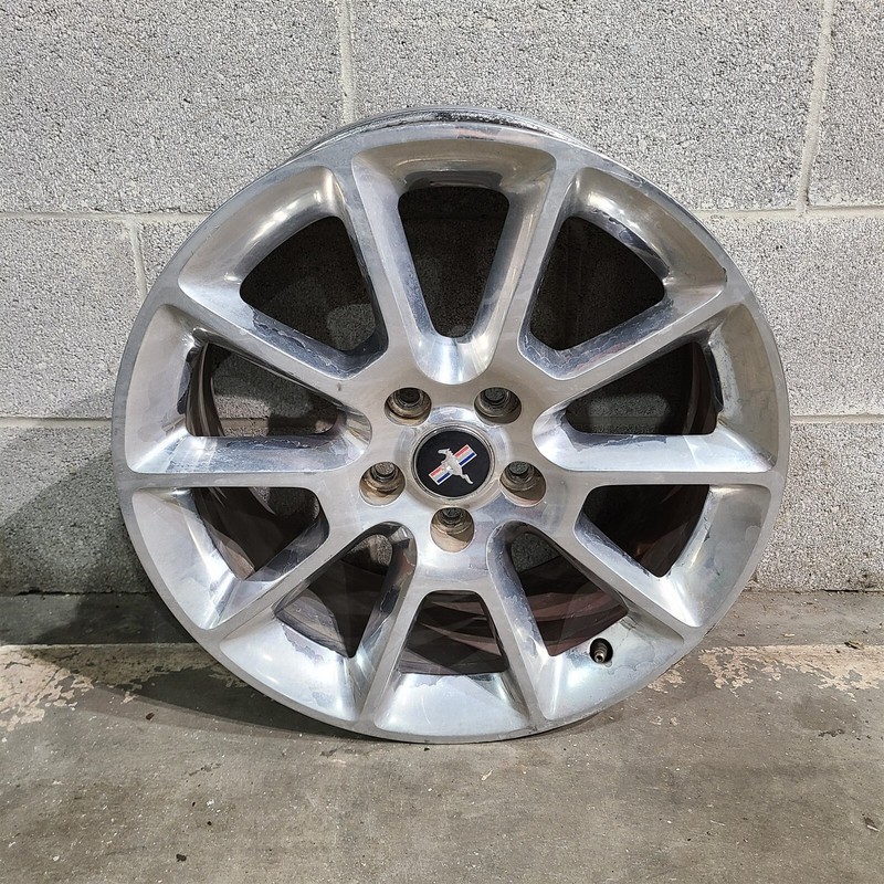 2011 Mustang GT 18x8.0 Wheel AR3J-1007-AA Oem Aa7485
